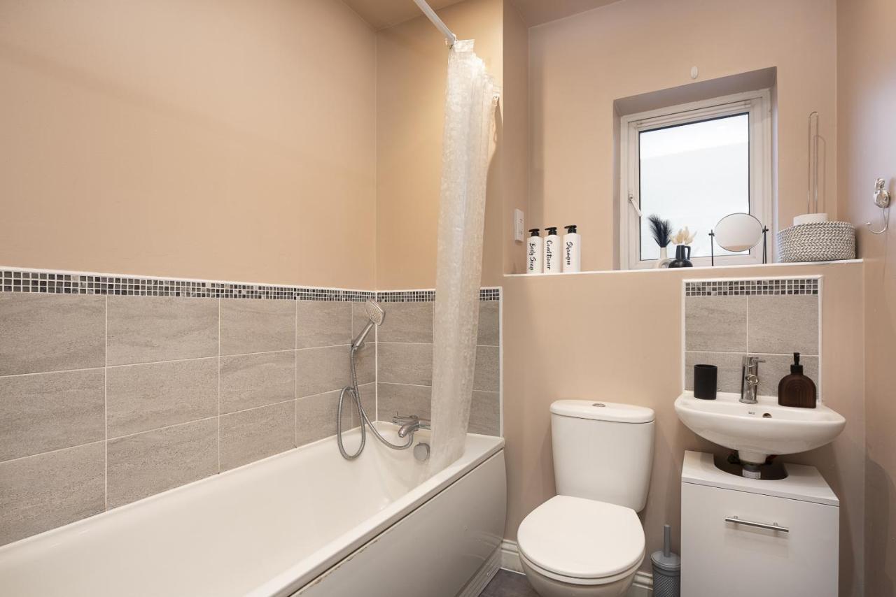 Inaras Place Ейлсбъри Екстериор снимка